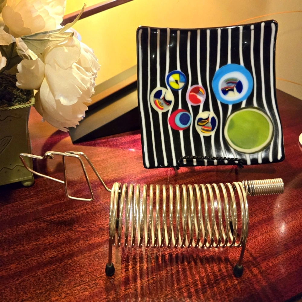 Rare, Retro, Vintage Gold Tone Metal Coil/Spiral Dog Desk Caddy, Letter Holder - Picture 1 of 12